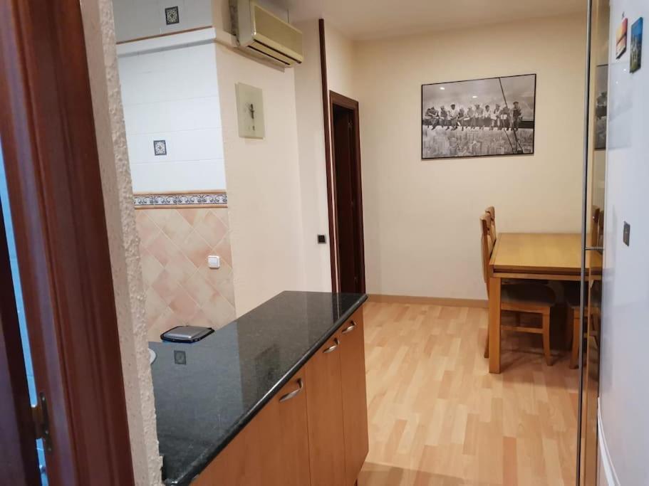 Offer Economic Apartment Barcelona — Fotos 1